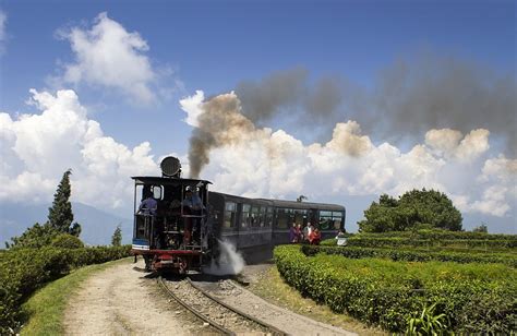 top  places  visit  darjeeling holiday guide