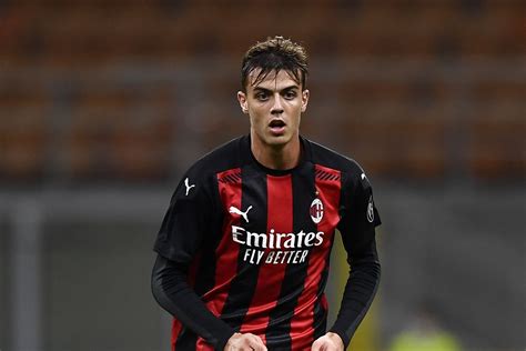 ac milan rejected  offers  young trequartista  summer  ac