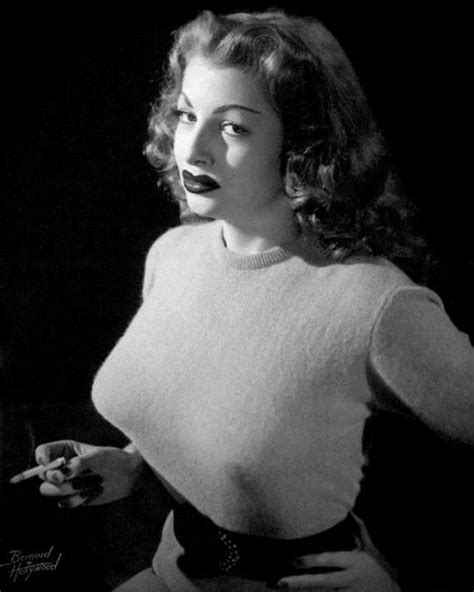 Bullet Bras Were A Big Deal In The 1940s And 1950s Barnorama