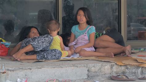 manila philippines november 26 2018 a homeless poor filipino