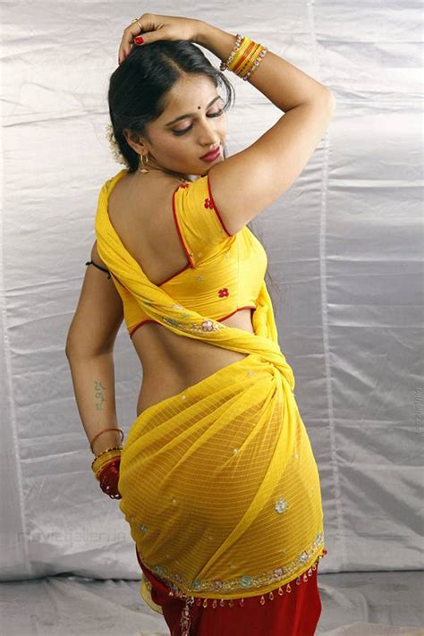 Anushka Shetty Saree Back Stills High Resolution Pictures