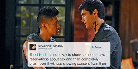 Fans Blast Shadowhunters Over Magnus And Alec S Controversial First