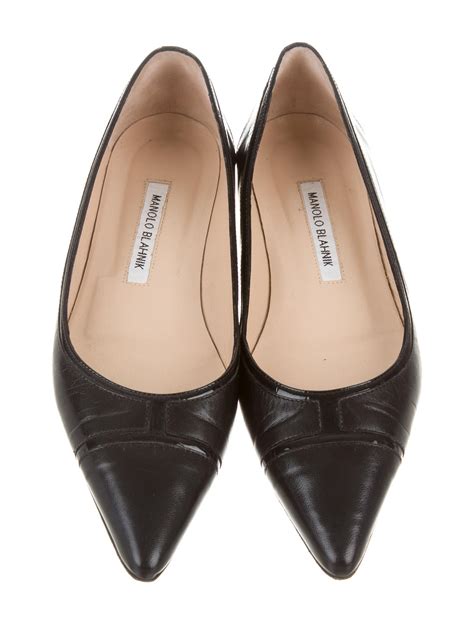 manolo blahnik leather pointed toe flats shoes moo  realreal
