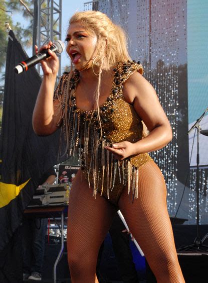 lil kim s new look is ‘plastic surgery gone bad says expert