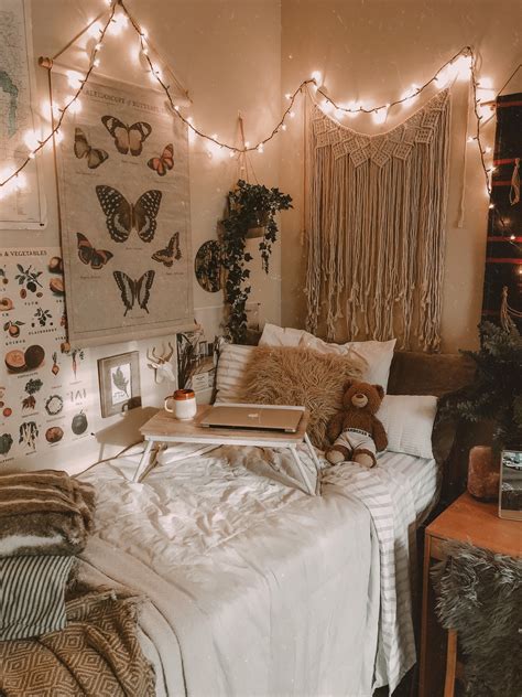 This Interior Design Major’s Dorm Room Might Be The Coolest Coziest