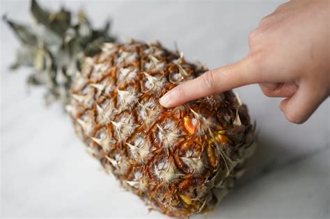 how to ripen a pineapple hint you can t fueled with food
