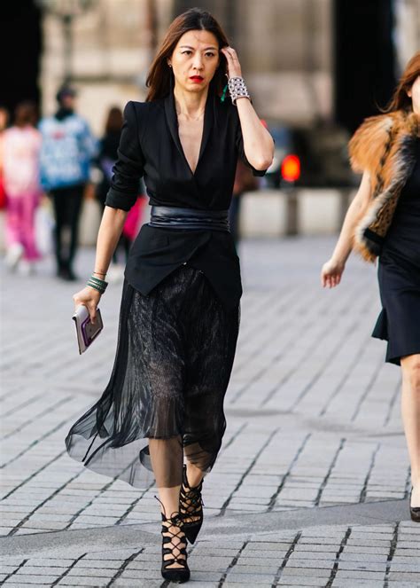 19 easy black skirt outfit ideas for when you have five minutes to get