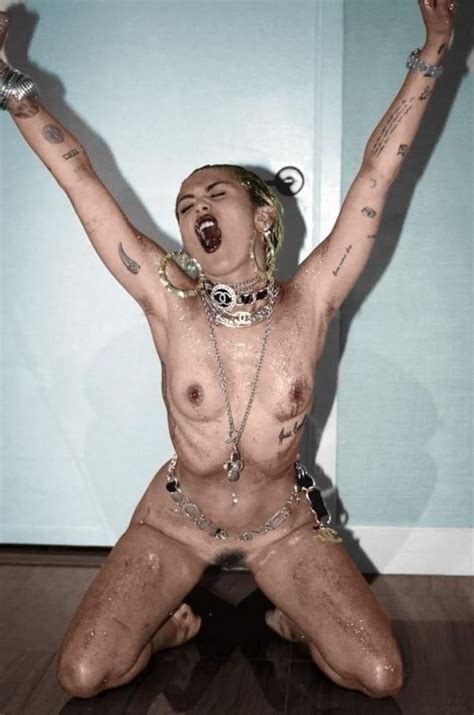 miley cyrus racy pictures naked