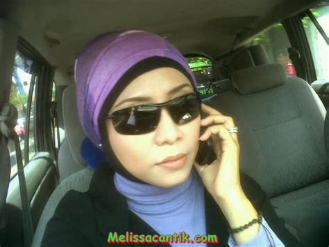Foto Hot Tante Cantik Memakai Hijab Narsis Di Hotel