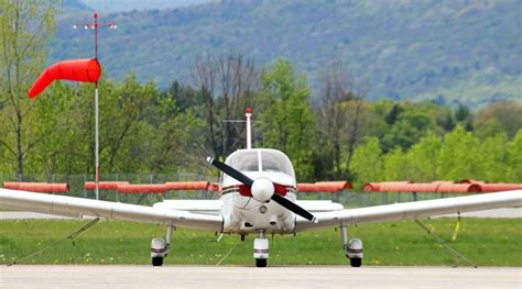 piper cherokee operating cost bwi