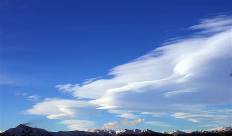 무료 이미지 경치 수평선 구름 하늘 햇빛 새벽 분위기 산맥 황혼 적운 푸른 산들 기상 현상