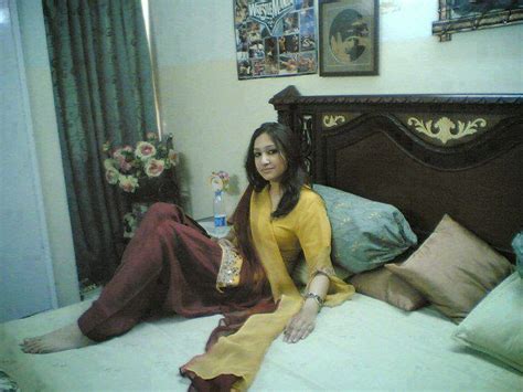 pakistani and indian desi hot girls in bedroom pictures