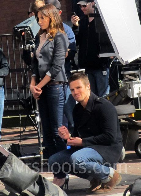Katie Cassidy And Stephen Amell Arrow Filming Tv Pilot Arrow In Gastown