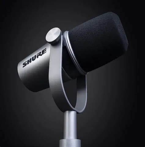 shure mv podcast microphone launches   uae  recording      level