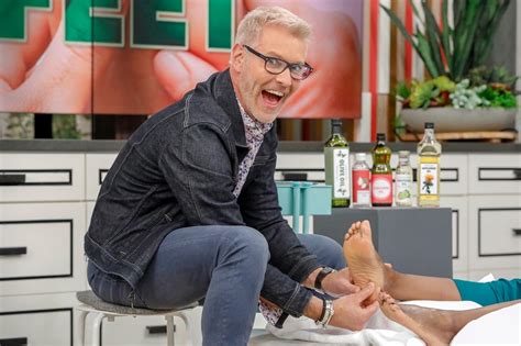 An Rmt Explains The Basics Of Giving A Great Foot Massage Cbc Life