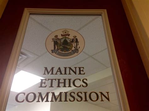 ethics commission fines leading republican senator   campaign