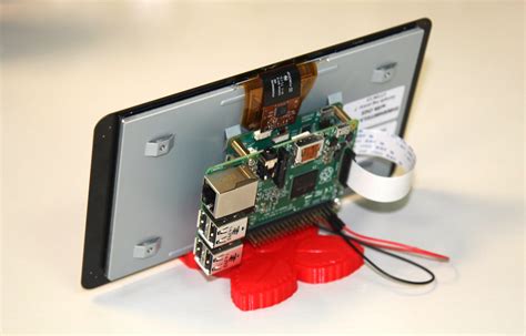 raspberry pi   official touchscreen display