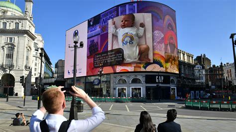 Nhs Stories Of Hope Light Up London’s Piccadilly Circus Itv News London