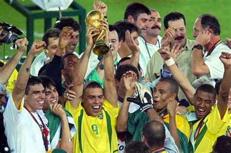 rekor  piala dunia  dipegang brasil okezone bola