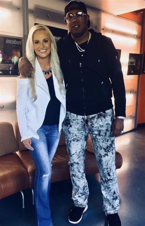 Tomi Lahren Says She Can T Be Racist Because She Has Sex With Black Men