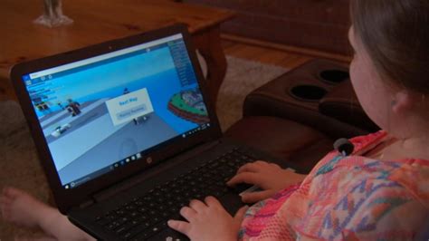 mom says 7 year old daughter s roblox character was sexually assault where orlando turns