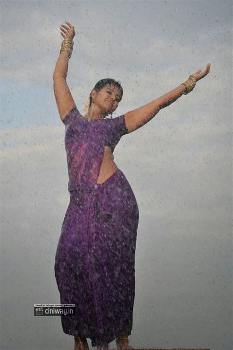 tamilcinestuff anjali rain dance in saree hot girls