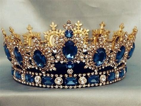crowns images  pinterest crowns crown royal  crown jewels