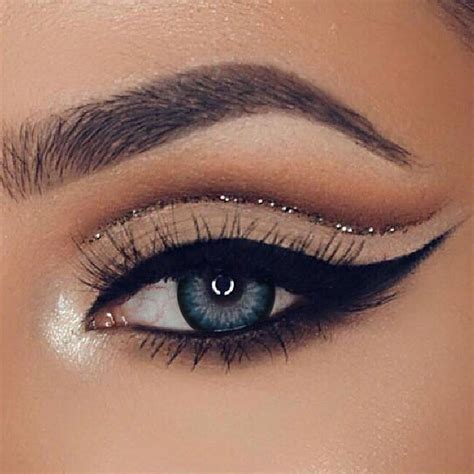 Pin By Tony On Stay Unique With 101 Cute Curvy Eye