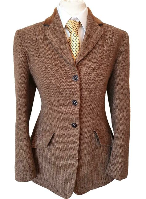 ladies brown tweed showing jacket size