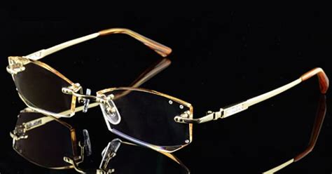 script glasses diamond cutting edge of rimless metal