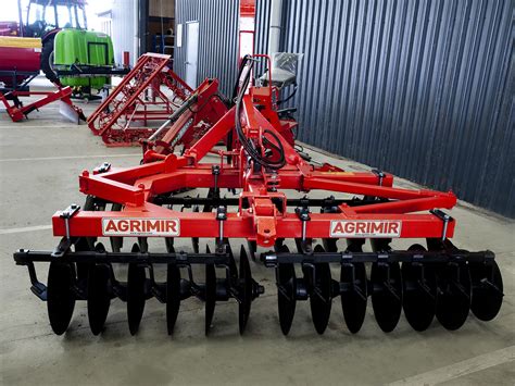 disc harrow hydraulic implement ausequip farm machinery  tractors