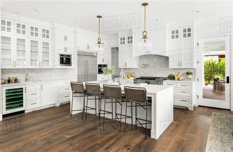 beautiful luxury white kitchen cuethat