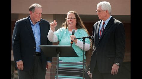 kim davis the clerk jailed over marriage licenses loses re election