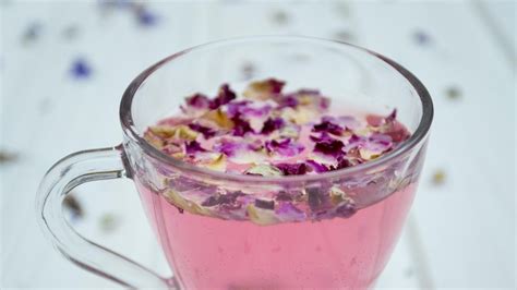rosewater discover  unbelievable benefits  treating
