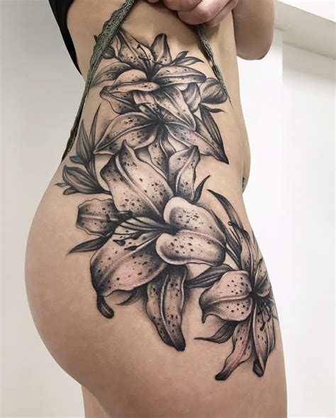 Flower Hip Tattoo 🦁🌺 Hammersmith Tattoo Flower Hip Tattoos Hip