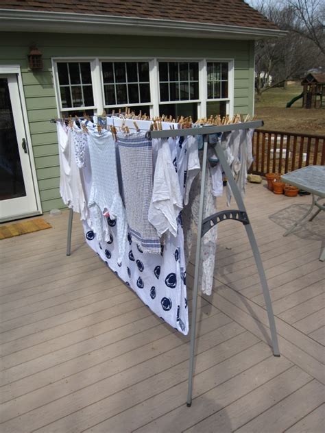 hills portable  clothes airer urban clotheslines