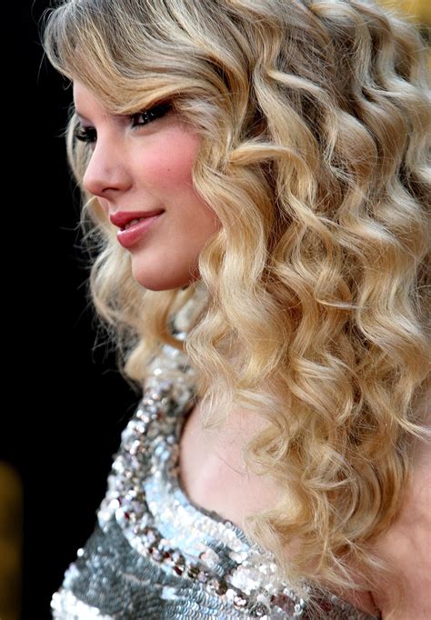 gallery emo  mohawk hairstyle  celebrity taylor swift soft curly hairstyle wallpapers