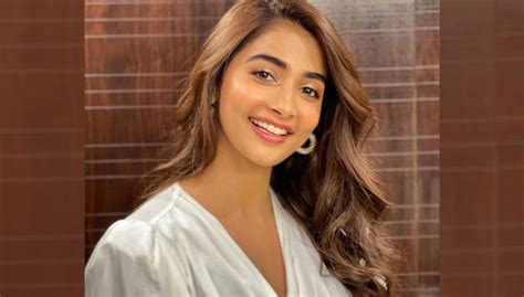 a fan asks pooja hegde to share a nude image her response wins the