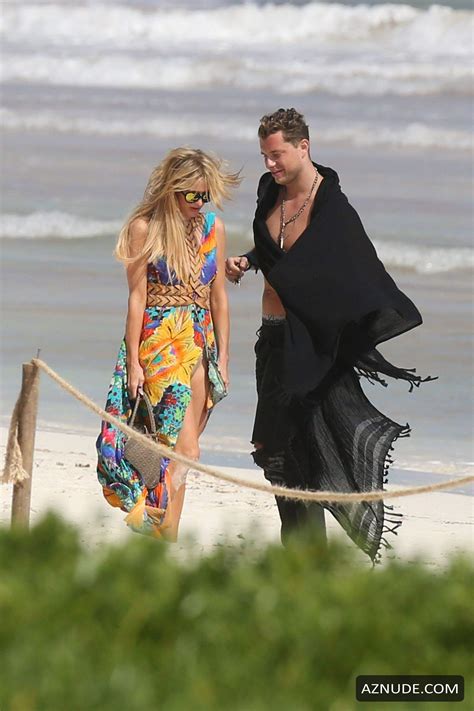 Paris Hilton Flashes Ass And Vagina On The Beach With An