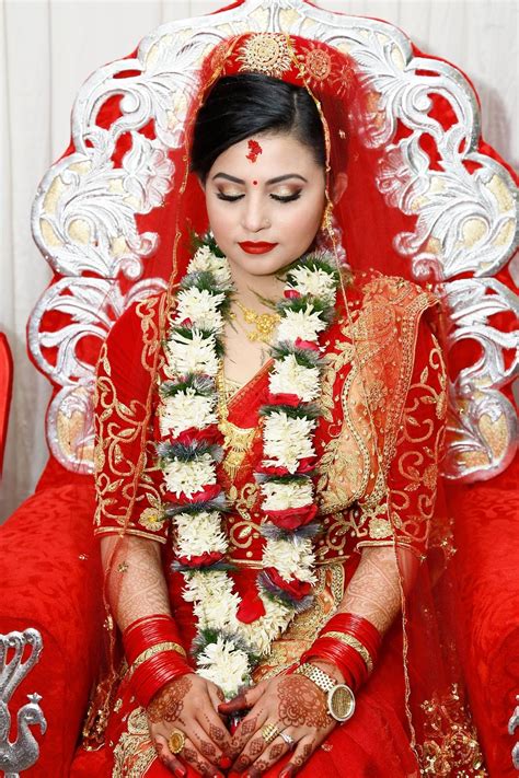 nepali bride     days   life wedding  poses