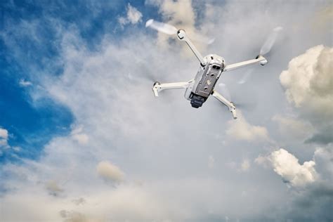 drone moderno  camera  ceu quadricoptero voador foto premium