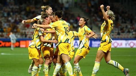In A First Australian Women S Soccer Team To Be Paid The