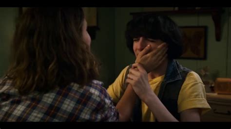 1 Stranger Things Season 3 Eleven And Mike Kissing Scene Youtube