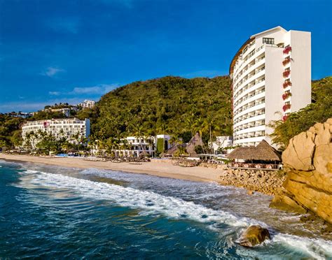stunning puerto vallarta hotels   beach
