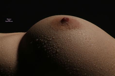 water droplets on a boob september 2009 voyeur web