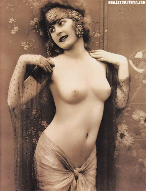 Vintage Erotica Nude Flapper Girl 550x717 Vintage