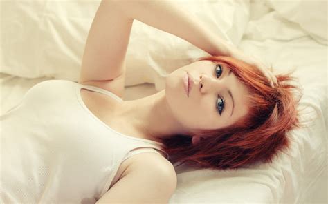 vladlena venskaya redhead women blue eyes in bed short hair face wallpapers hd desktop