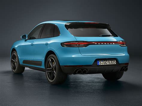 facelifted porsche macan  revealed carscoza