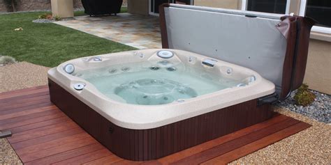 jacuzzi  family sized hot tub  aqua paradise