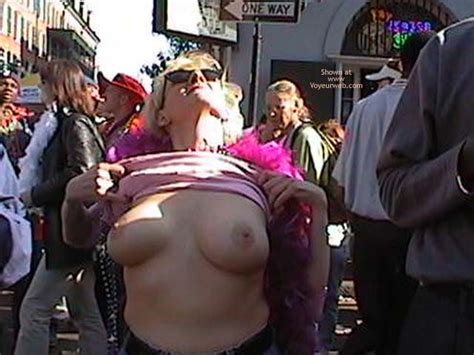 mardi gras 2002 show your boobs february 2002 voyeur web
